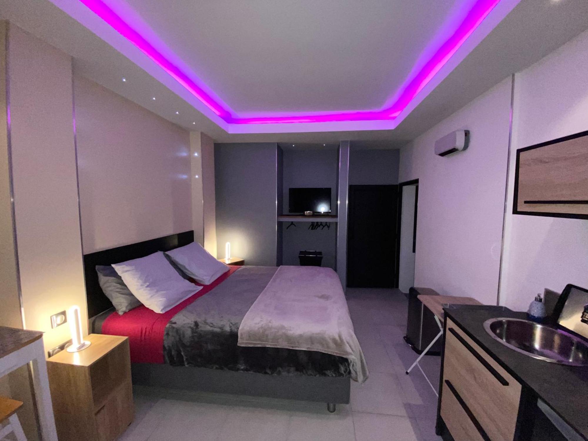 Hostal 170 Room 16 Service Appartement Le Tampon Eksteriør billede
